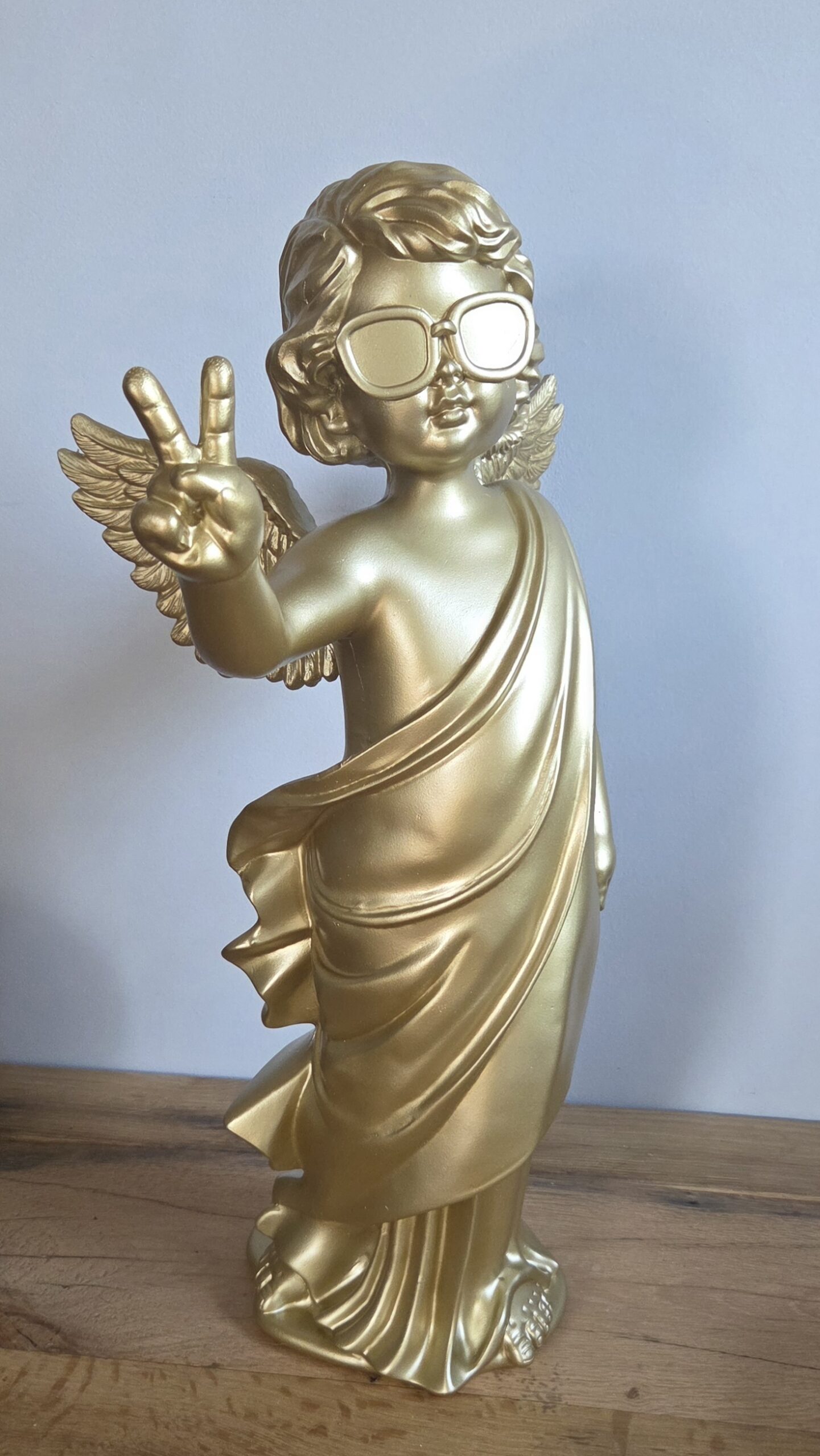 Boltze - Engel - Beeld Goud - Engel met Peace gebaar - Polyresin - 27 x 20 x 50 cm - Decoratief Beeld - Kerst - Afbeelding 5