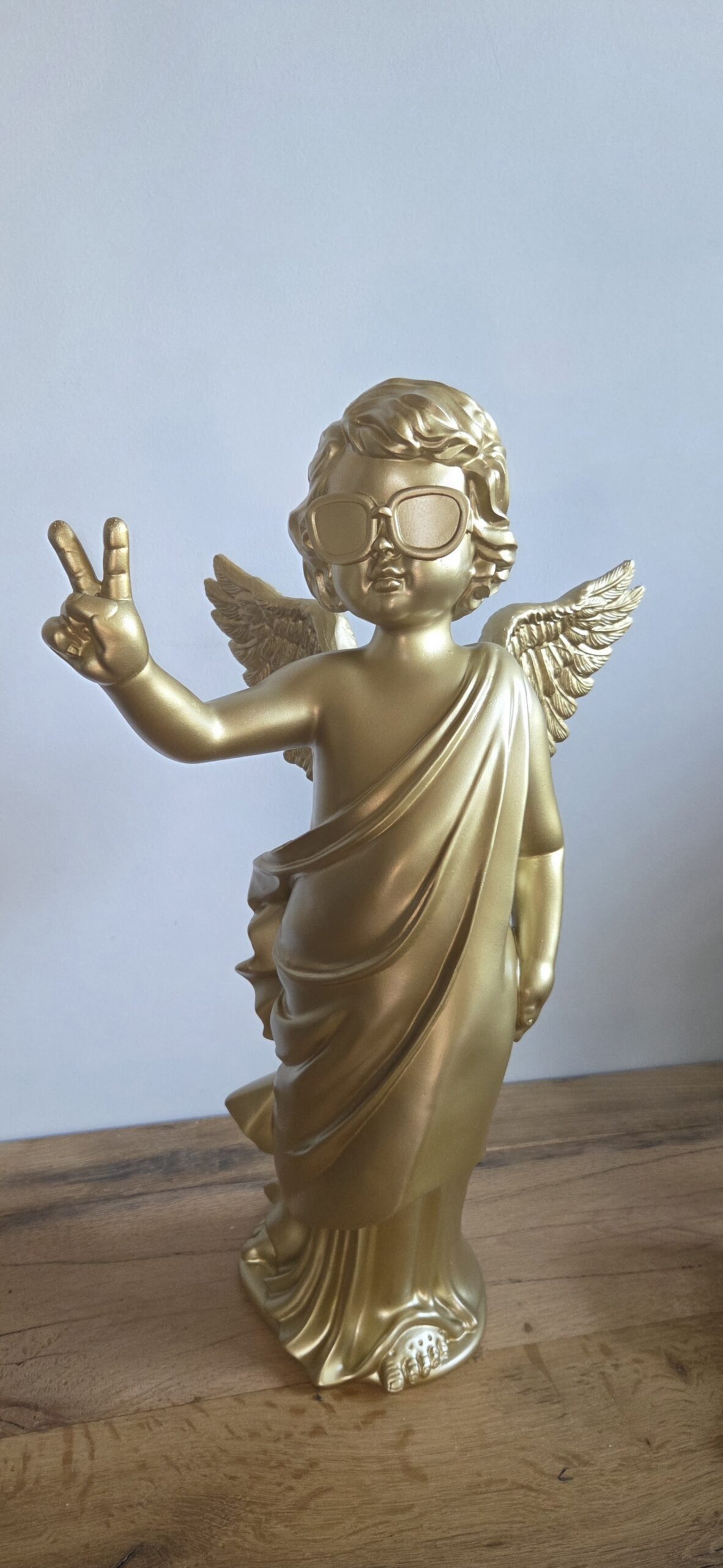 Boltze - Engel - Beeld Goud - Engel met Peace gebaar - Polyresin - 27 x 20 x 50 cm - Decoratief Beeld - Kerst - Afbeelding 4